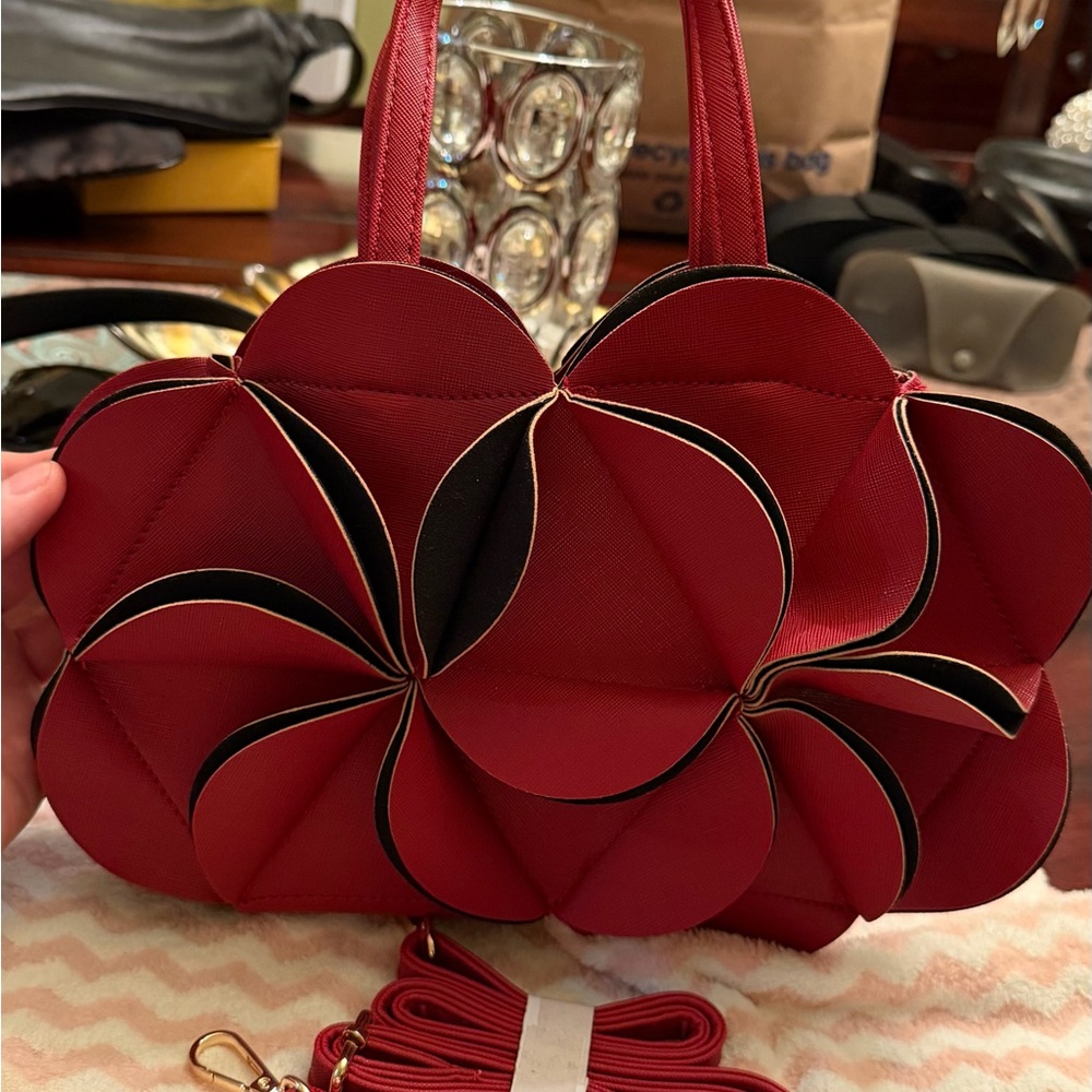 Verano Hill red purse 👜